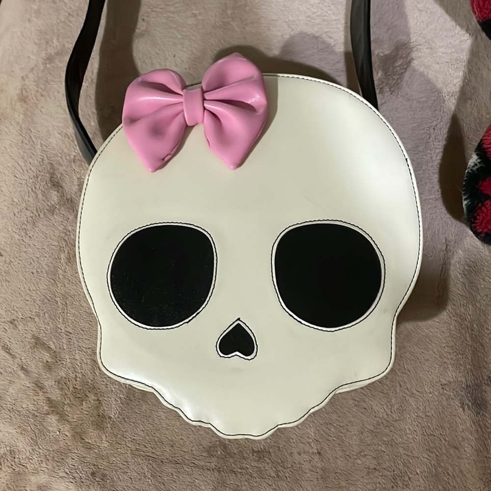Vintage loungefly skull purse
